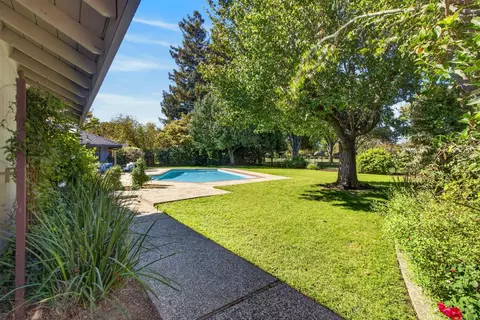 Exterior - 27020 El Macero Dr, El Macero, CA 95618 photo 14 of 15