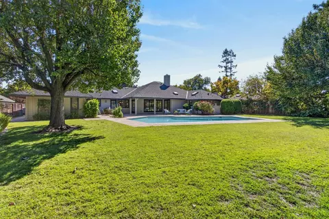 Exterior - 27020 El Macero Dr, El Macero, CA 95618 photo 12 of 15