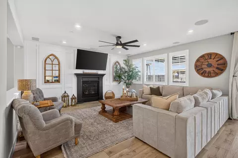 Living - 2315 Ranch View Dr, Rocklin, CA 95765 photo 2 of 6