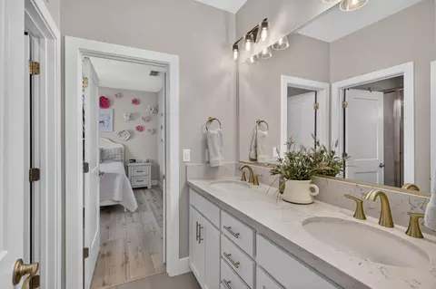 Bath - 2315 Ranch View Dr, Rocklin, CA 95765 photo 3 of 12