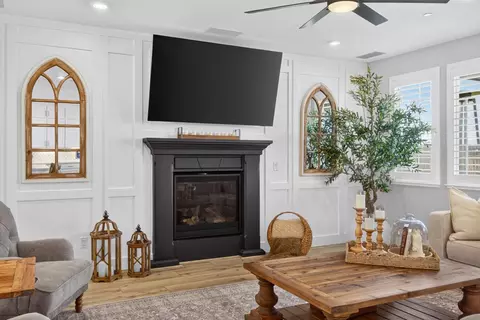Living - 2315 Ranch View Dr, Rocklin, CA 95765 photo 3 of 6