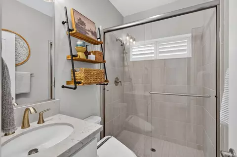 Bath - 2315 Ranch View Dr, Rocklin, CA 95765 photo 1 of 12