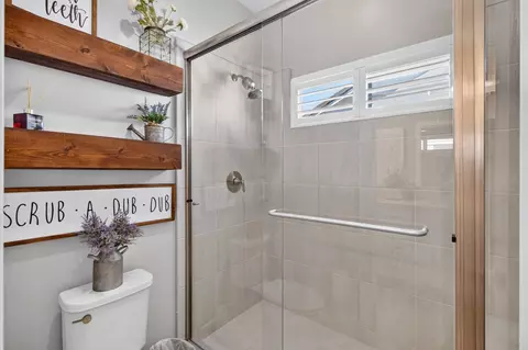 Bath - 2315 Ranch View Dr, Rocklin, CA 95765 photo 4 of 12
