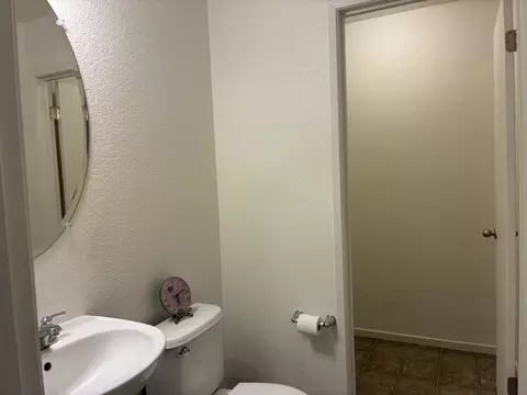 Bath - 16691 Colonial Trl, Lathrop, CA 95330 photo 1 of 5