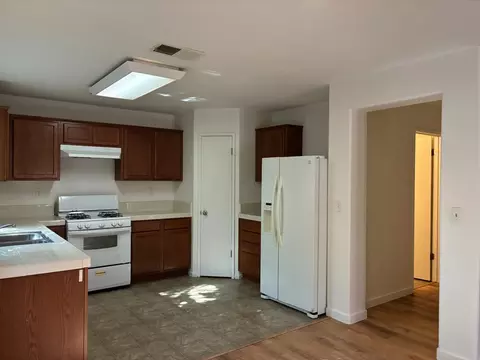 Kitchen - 16691 Colonial Trl, Lathrop, CA 95330 photo 1 of 2