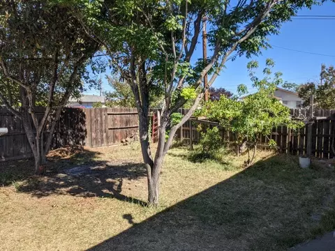 Exterior - 801 Jackson St, Winters, CA 95694 photo 5 of 7
