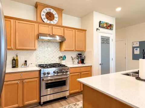 Kitchen - 1669 Oleander Ave, Manteca, CA 95337 photo 2 of 4