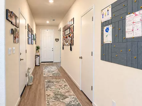 Entry Way - 1669 Oleander Ave, Manteca, CA 95337 photo 2 of 3