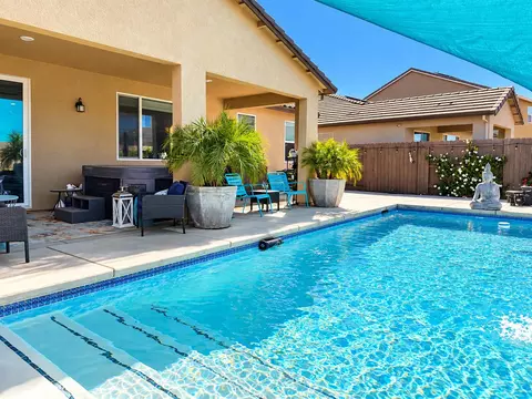 Exterior - 1669 Oleander Ave, Manteca, CA 95337 photo 5 of 7