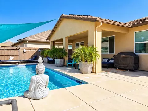 Exterior - 1669 Oleander Ave, Manteca, CA 95337 photo 7 of 7