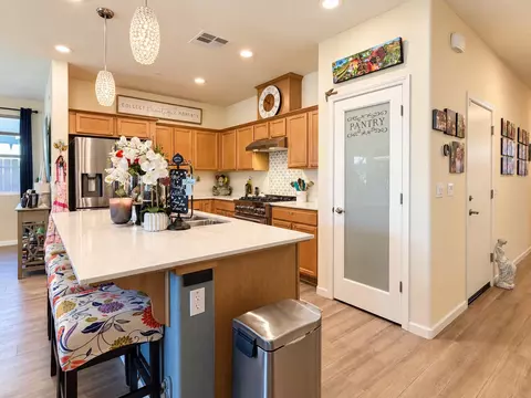 Kitchen - 1669 Oleander Ave, Manteca, CA 95337 photo 1 of 4