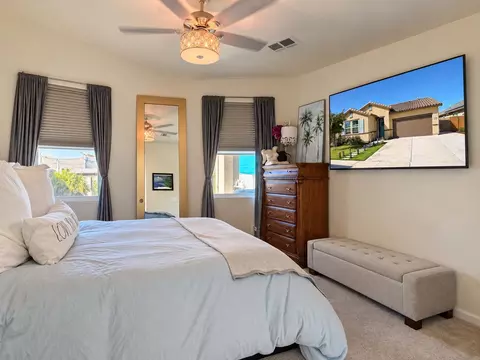Bedroom - 1669 Oleander Ave, Manteca, CA 95337 photo 4 of 5