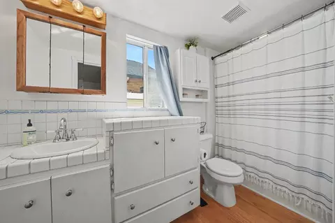 Bath - 91 Broad St, Sutter Creek, CA 95685 photo 1 of 1