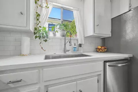 Kitchen - 91 Broad St, Sutter Creek, CA 95685 photo 3 of 5