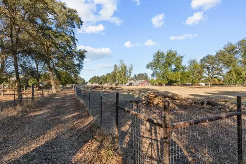 Exterior - 13088 Cherry Rd, Wilton, CA 95693 photo 7 of 18