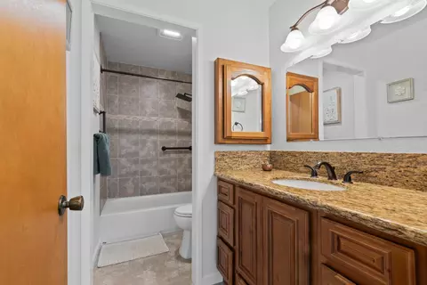 Bath - 13088 Cherry Rd, Wilton, CA 95693 photo 3 of 3