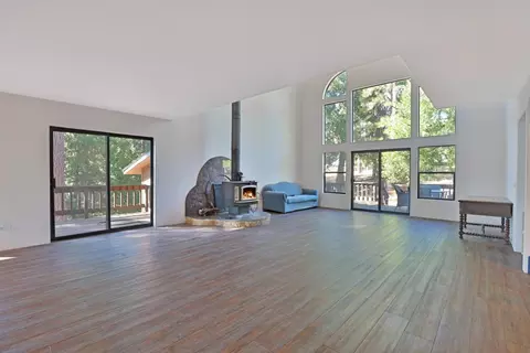 Living - 5486 Manx Rd, Pollock Pines, CA 95726 photo 2 of 4