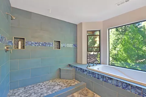 Bath - 5486 Manx Rd, Pollock Pines, CA 95726 photo 4 of 6