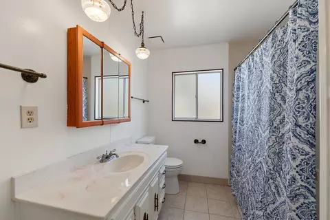 Bath - 324 Wilson Ave, Modesto, CA 95354 photo 2 of 4