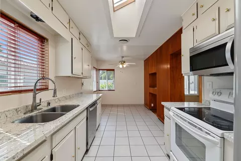 Kitchen - 324 Wilson Ave, Modesto, CA 95354 photo 4 of 5