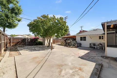 Exterior - 324 Wilson Ave, Modesto, CA 95354 photo 6 of 10