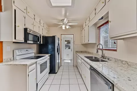 Kitchen - 324 Wilson Ave, Modesto, CA 95354 photo 3 of 5