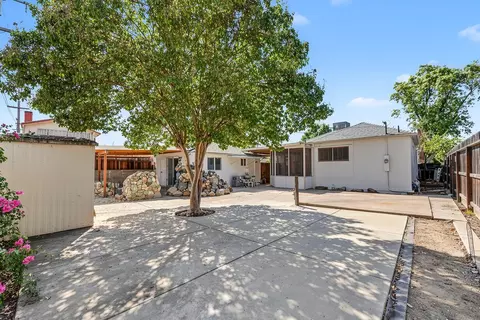 Exterior - 324 Wilson Ave, Modesto, CA 95354 photo 7 of 10