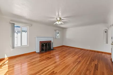 Living - 324 Wilson Ave, Modesto, CA 95354 photo 2 of 8