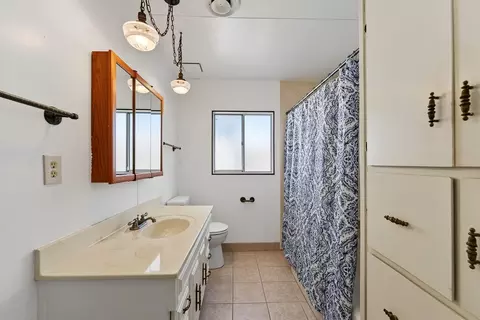 Bath - 324 Wilson Ave, Modesto, CA 95354 photo 1 of 4