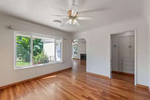 Living - 324 Wilson Ave, Modesto, CA 95354 photo 6 of 8