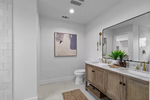 Bath - 6341 David Ave, Loomis, CA 95650 photo 3 of 6