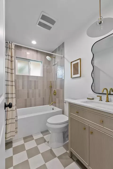 Bath - 6341 David Ave, Loomis, CA 95650 photo 2 of 6