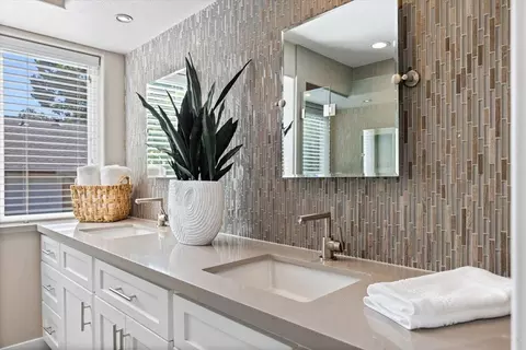 Bath - 5515 3rd St, Rocklin, CA 95677 photo 2 of 4