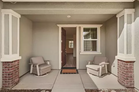 Exterior - 691 Lippi St, Galt, CA 95632 photo 4 of 12