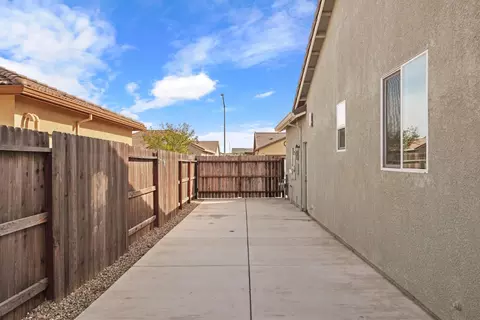 Exterior - 691 Lippi St, Galt, CA 95632 photo 8 of 12