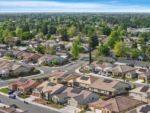 View/Area - 691 Lippi St, Galt, CA 95632 photo 1 of 13
