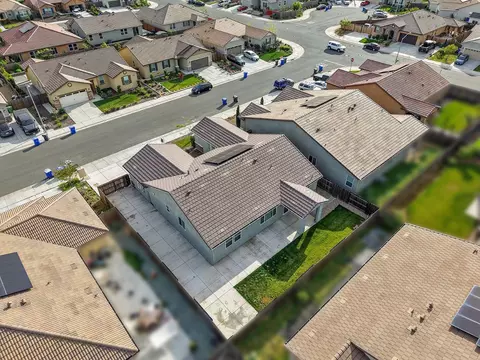 View/Area - 691 Lippi St, Galt, CA 95632 photo 10 of 13