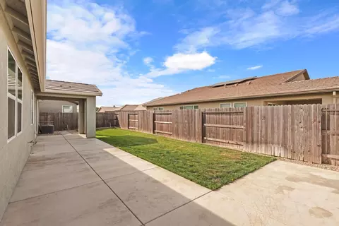Exterior - 691 Lippi St, Galt, CA 95632 photo 11 of 12