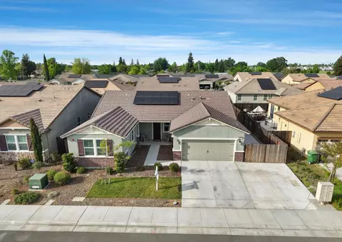 View/Area - 691 Lippi St, Galt, CA 95632 photo 12 of 13