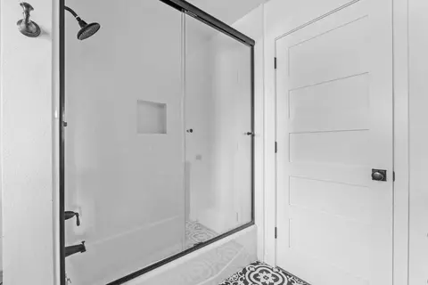 Bath - 6345 Barton Rd, Loomis, CA 95650 photo 4 of 7