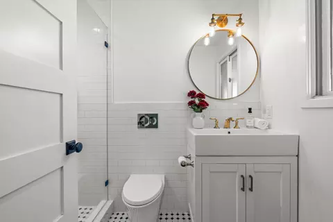 Bath - 6345 Barton Rd, Loomis, CA 95650 photo 6 of 7