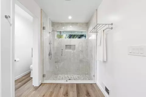 Bath - 6345 Barton Rd, Loomis, CA 95650 photo 2 of 7