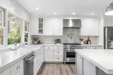 Kitchen - 6345 Barton Rd, Loomis, CA 95650 photo 10 of 11