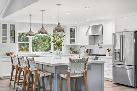 Kitchen - 6345 Barton Rd, Loomis, CA 95650 photo 7 of 11