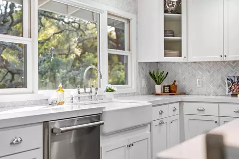 Kitchen - 6345 Barton Rd, Loomis, CA 95650 photo 6 of 11
