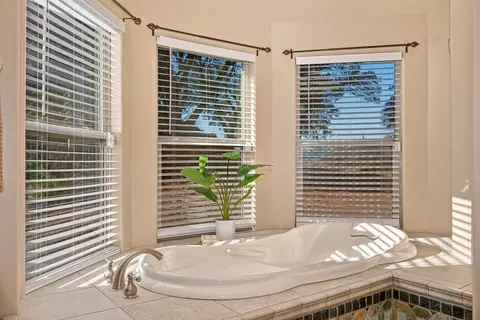 Bath - 4280 Hillock Dr, Placerville, CA 95667 photo 4 of 6