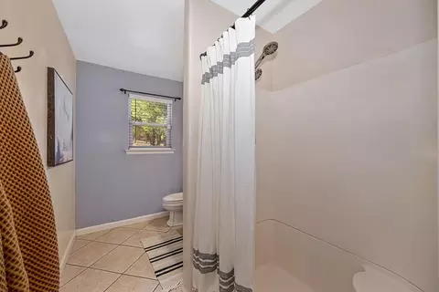 Bath - 4280 Hillock Dr, Placerville, CA 95667 photo 2 of 6
