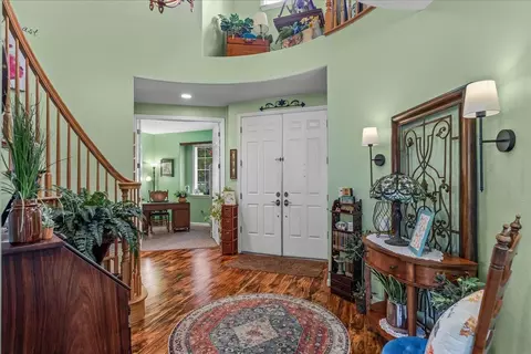 Entry Way - 253 W Shasta Ave, Ripon, CA 95366 photo 8 of 12