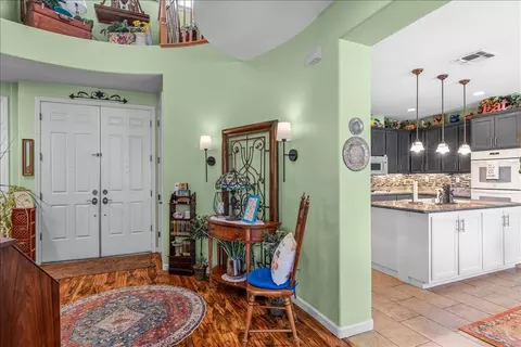 Entry Way - 253 W Shasta Ave, Ripon, CA 95366 photo 7 of 12