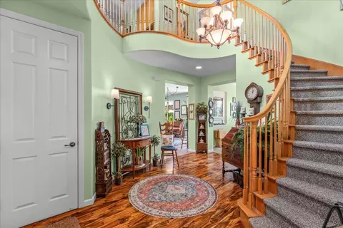 Entry Way - 253 W Shasta Ave, Ripon, CA 95366 photo 4 of 12